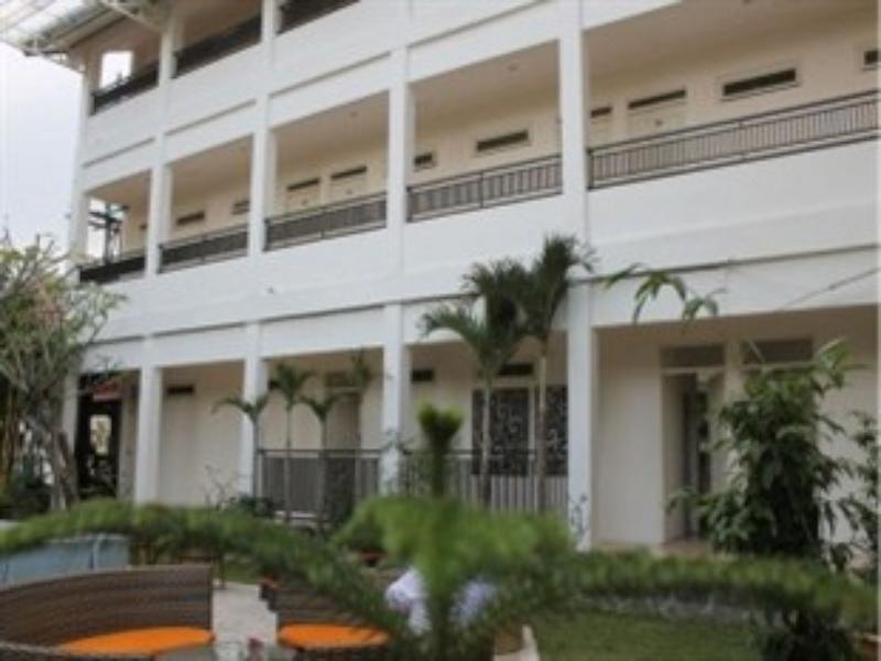Grand Kalpataru Syariah Hotel Malang Esterno foto